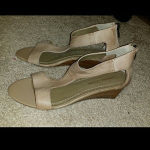 BRAND NEW, Adrienne Vittadini sandals
